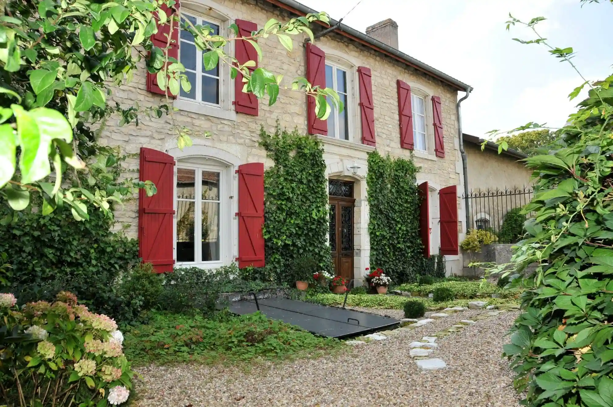 Façade voirie des Chambres d’hôtes et Table d’hôtes à proximité de Verdun ou Nancy, en Lorraine, à Woël.